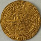 HAMMERED GOLD 1361  EDWARD III HALF NOBLE. TRANSITIONAL TREATY PERIOD. ANNULET ABOVE CROWN AND ANNULETS IN SPANDRELS. MM CROSS POTENT. NVF