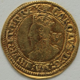 HAMMERED GOLD 1636 -1638 CHARLES I GOLD CROWN. TOWER MINT. GR.D. BUST 5. WITH FLAMING LACE COLLAR. REVERSE. OVAL CROWNED SHIELD. MM TUN. SCARCE NVF