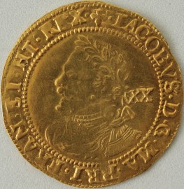 HAMMERED GOLD 1623 -1624 JAMES I LAUREL. 3RD COINAGE. 4TH BUST. TOWER MINT. TIE ENDS FORM BRACKET TO VALUE. MM LIS.  NEF