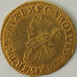 HAMMERED GOLD 1626 -1627 CHARLES I DOUBLE CROWN. TOWER MINT. 2ND BUST. IN RUFF AND ARMOUR. MM AFRICAN HEAD. GVF/VF